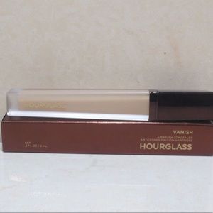 Hourglass vanish concealer shade cotton
